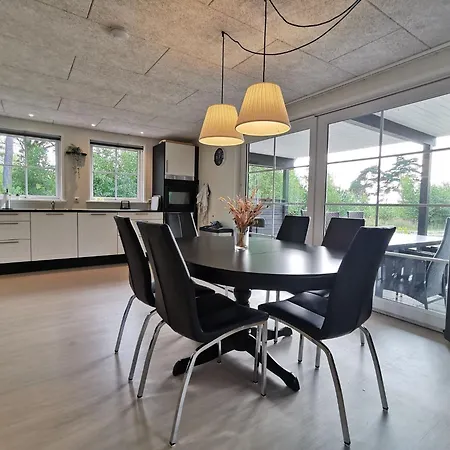 Dom wakacyjny Modern With Nature Views In Ls Laeso